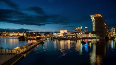 Timelapse-Del-Atardecer-En-El-Centro-De-Oslo